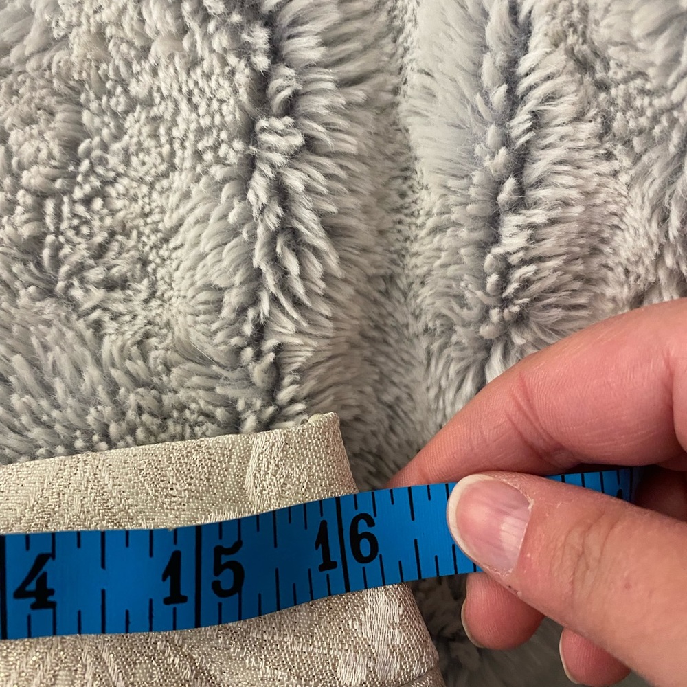 EUC Ann Taylor metallic jacquard skirt. - Picture 6 of 6